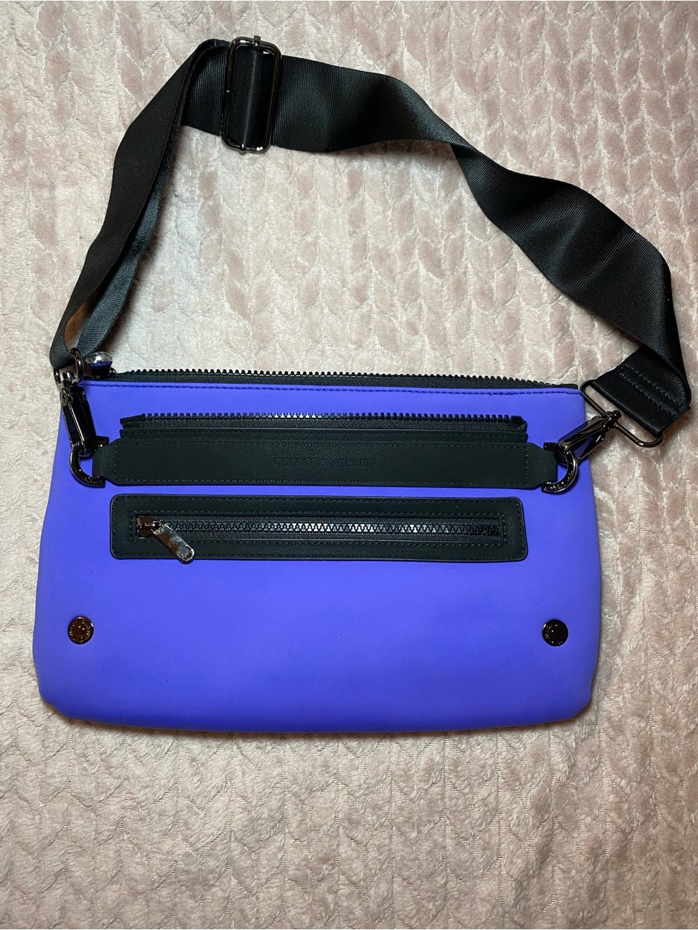 NWOT Caraa x ATHLETA Royal Blue Neoprene Crossbody Cobb Pouch/Bag